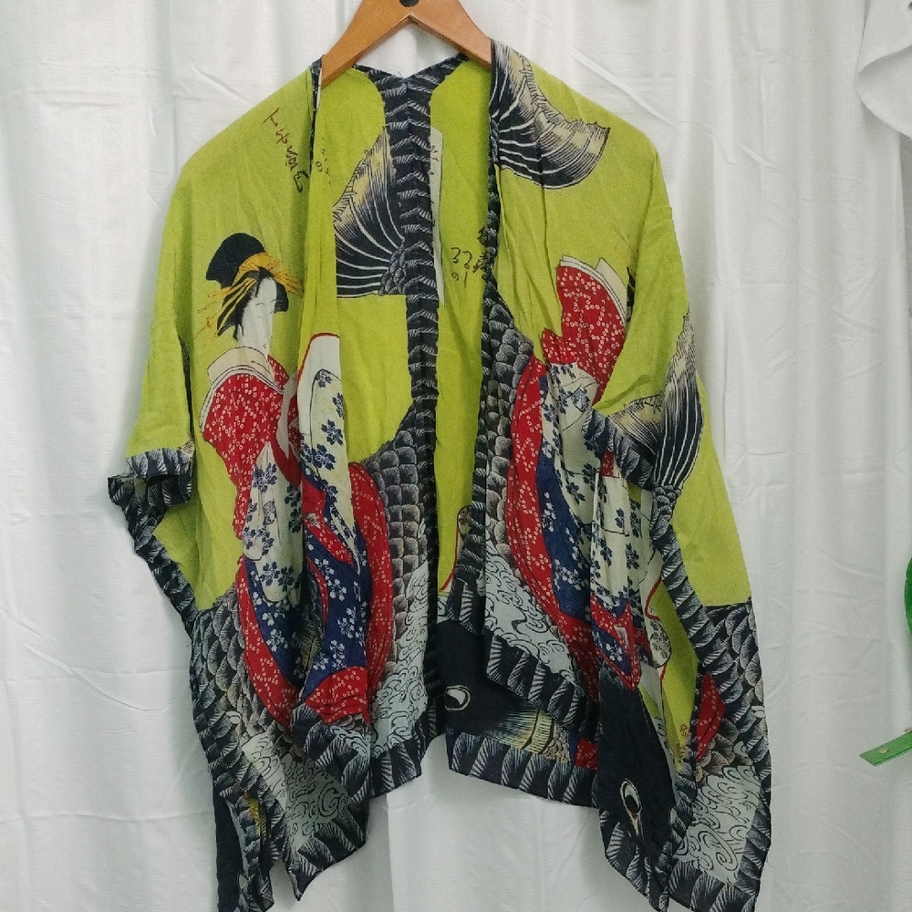 Sakura Sakura Vibrant Kimono With Artistic Print
